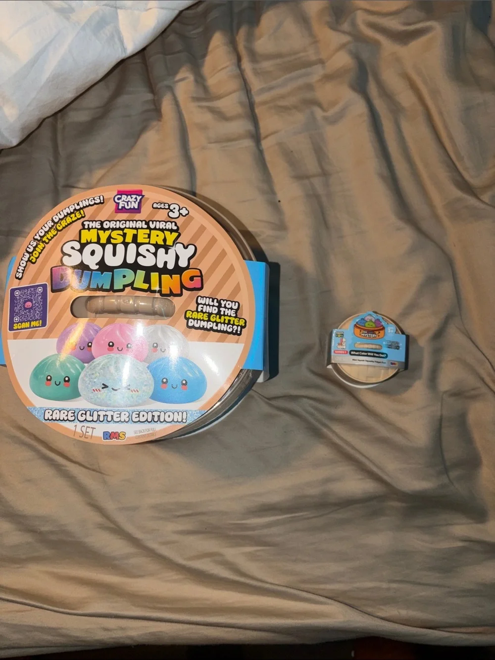 Mystery Squishy Dumpling - Rare Glitter Edition (Multicolor)